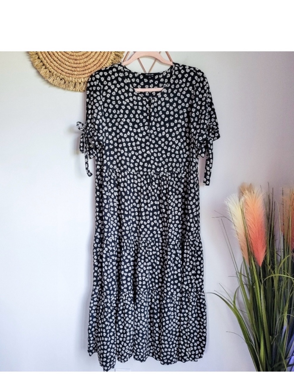 Madewell, Black Tie-Sleeve Tiered Woodcut Flowers Midi Dress, Size Medium